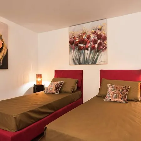 Lovely Colosseum Loft * Rome