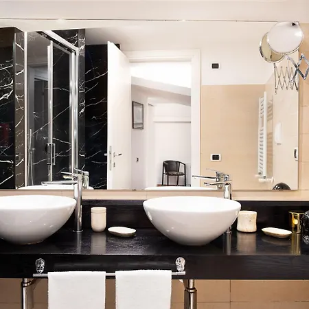 شقة Lovely Colosseum Loft *